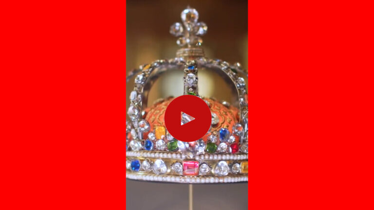 ذهول بين السياح بعد عملية سطو داخل متحف اللوفر